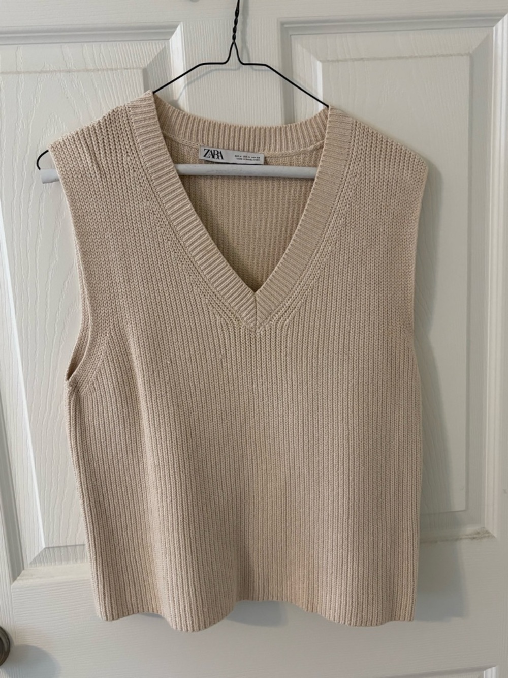 ZARA Cream Ribbed V-Neck Sleeveless Knit Vest